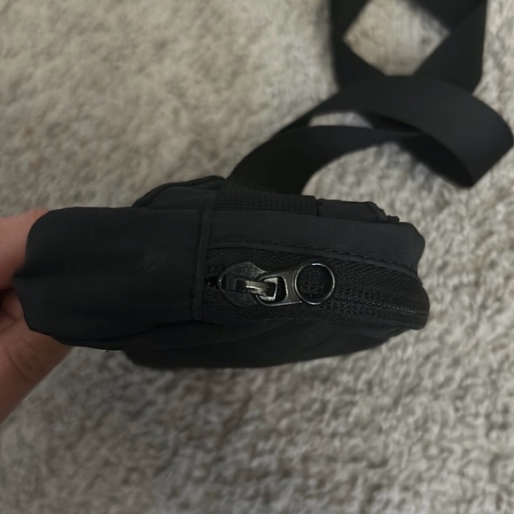 Lululemon everywhere belt bag - Picture 3 of 3
